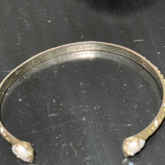 Kendra Scott Grady Bracelet & Elle MOP Drop Earrings Set - Picture 13 of 15